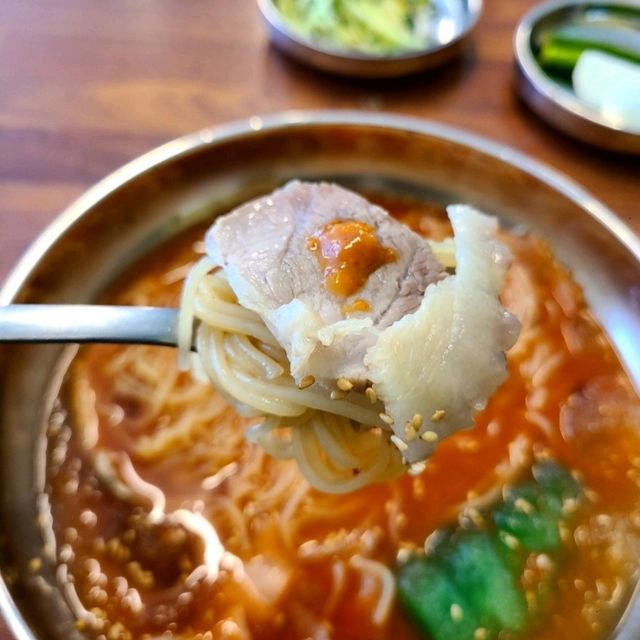 서귀포 동홍동 맛집)삼촌밀면국밥 - 올레시장 근처 시원한 밀면 맛집