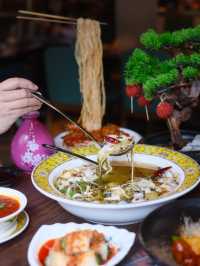 「本地人最愛的酸菜魚，豐盛又好味！」