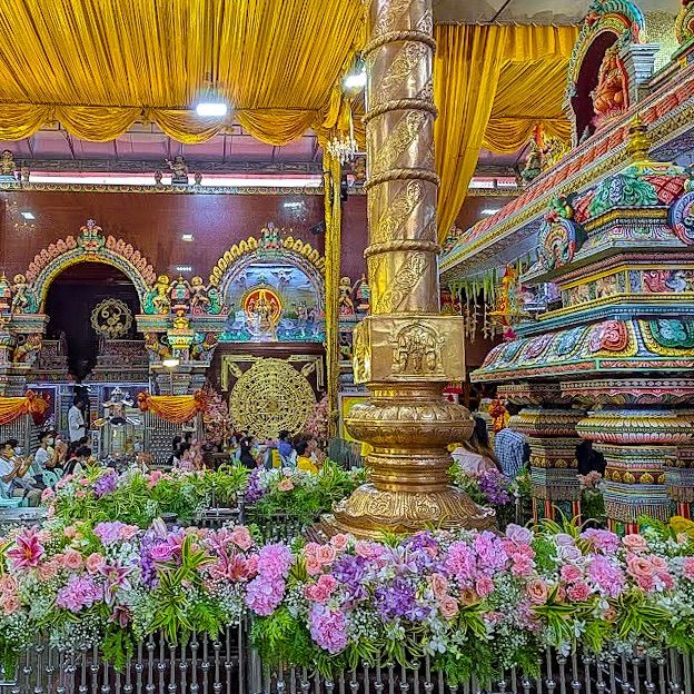 พิกัดขอพร ความรัก  พระแม่อุมาเทวี (วัดแขกสีลม)