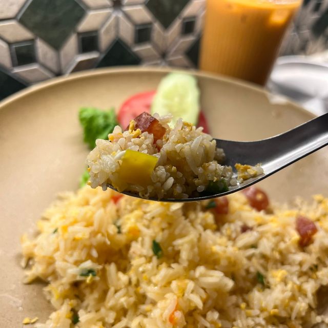 祼露紅磚工業風｜Fushion 泰國菜