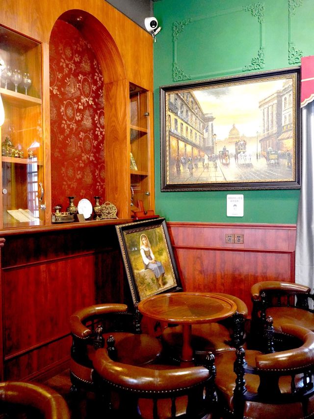 超有老上海復古法國味道的老店「伊樓咖啡館」