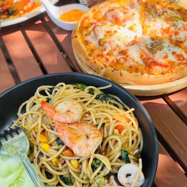 • ปัก-หัว-นอน คาเฟ่ 🍝🍕🍔🍟🥤