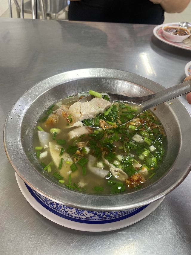 ร้านเด็ดห้ามพลาด ก๋วยจั๊บน้ำใสบางคล้า 