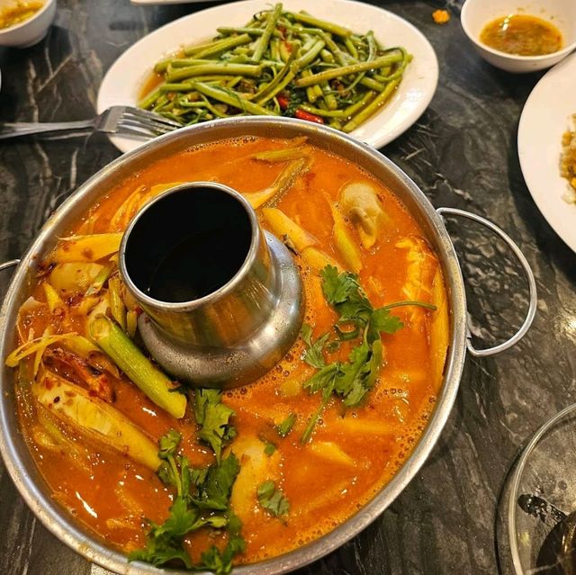 방콕 살라댕 신선한 씨푸드 맛집 쏨분