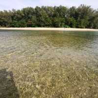 ท้องฟ้าสวย น้ำทะเลใส ที่หาดในยาง 