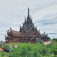 ปราสาทไม้ริมทะเล
