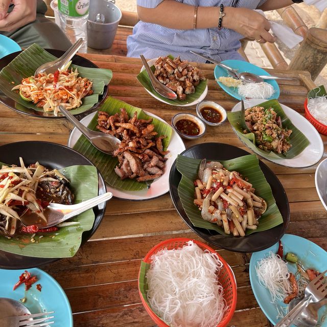 ตะลุย “พิษณุโลก” อิ่มบุญ อิ่มท้อง