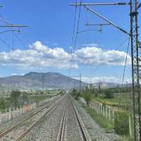 นั่งรถไฟกรีซ จาก athen สู่ เมือง kalambaka