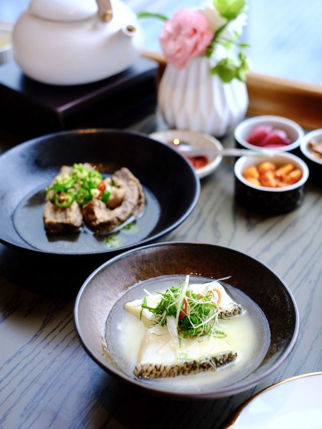 俯瞰香港景色，品嚐精緻粵菜