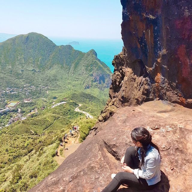Stunning yet scary hiking experience🫦🫦
