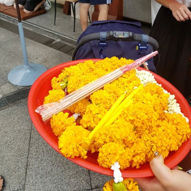 ศาลท้าวมหาพรหมเอราวัณ สี่แยกราชประสงค์