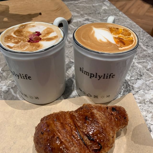 舒舒服服吃優質牛角酥甜品、精品咖啡
