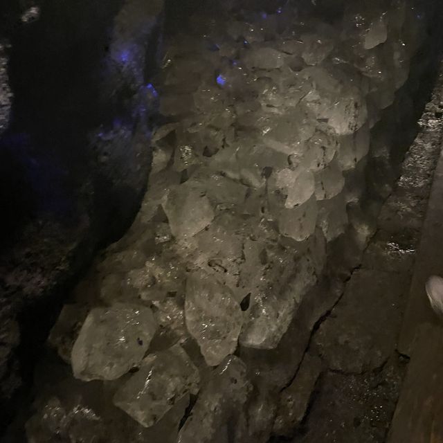 鳩沢氷 ICE CAVE