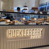 Huckleberry Petit 🍰
