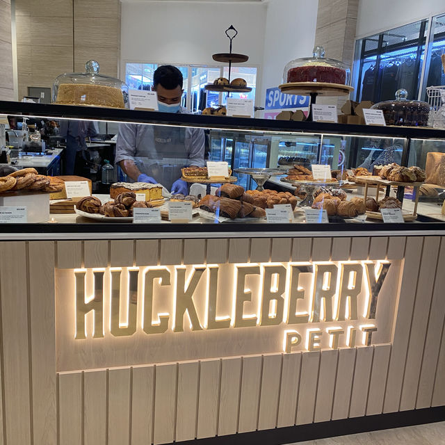 Huckleberry Petit 🍰