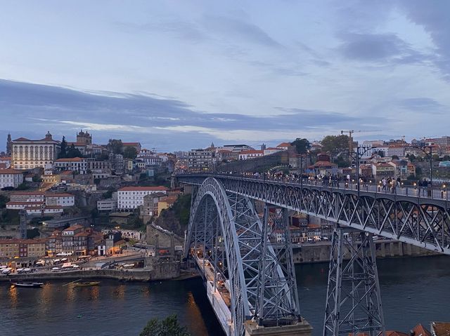 포르투의 아름다운 일몰과 야경을 감상할 수 있는 곳, 동루이스1세다리🌉
