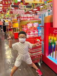 ร้านของฝากกูลิโกะ โดทงโบริ Little Osaka