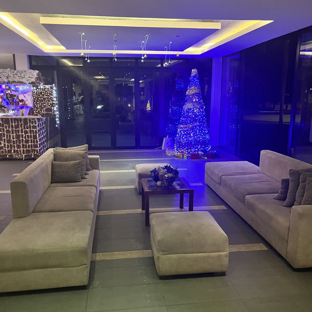 Sri Lanka Hotel with a Christmas Feel 🎅  Sri Lanka Hotel with a Christmas Feel 🎅