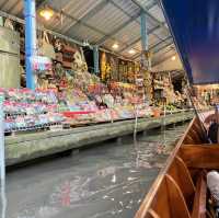 Damnoen Saduak floating market