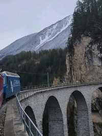 【瑞士鐵路】瑞士東部山區地標：伯爾納特快車&冰川快車的象徵與海報！