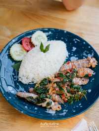 มื้ออาหารสำหรับครอบครัวเมื่อไปแถวบางแสน