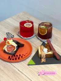 【福岡カフェ】カラフルなチーズケーキとドリンクが楽しめる