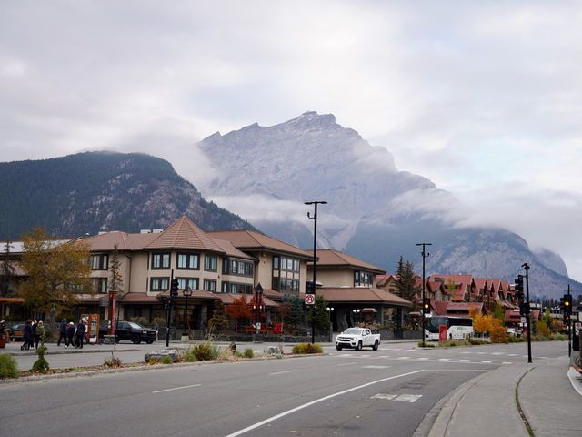 Quaint Mountain Retreat @ Banff ⛰️