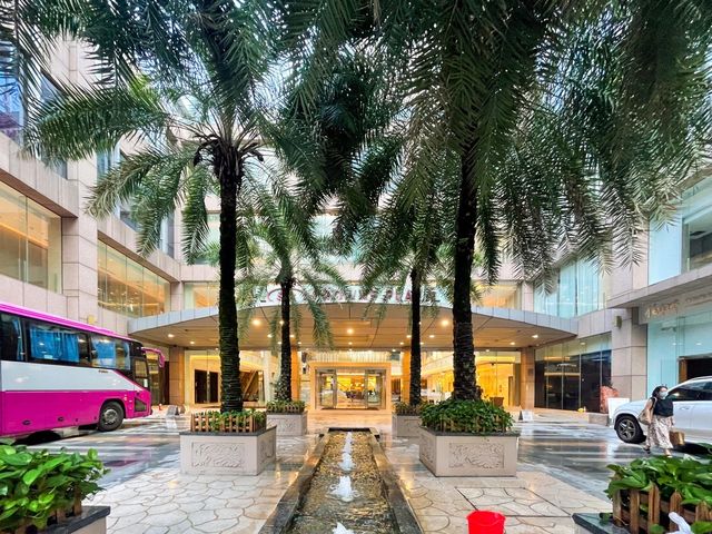 「深圳好日子皇冠假日酒店：豪華舒適，便利生活機能」