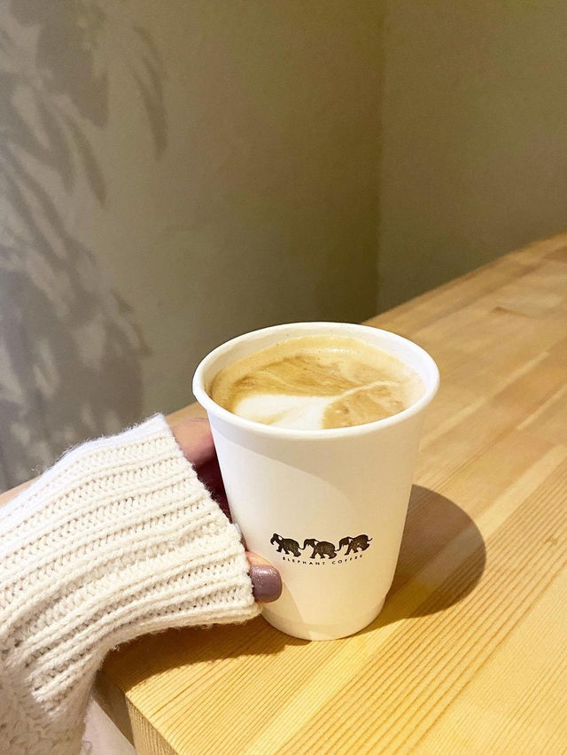 【福岡カフェ】焼きたてのクロッフルとおいしいコーヒーの楽しめるカフェ