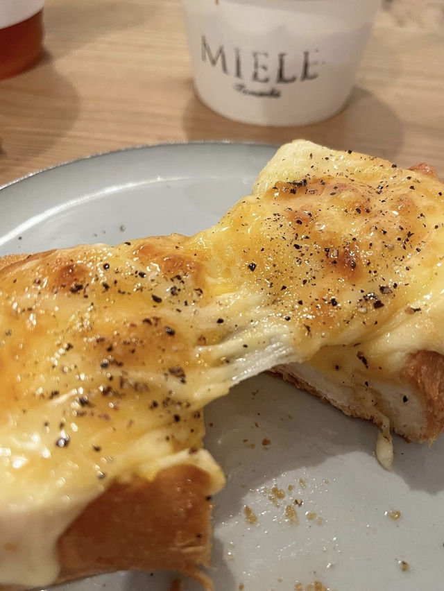【福岡カフェ】天然はちみつ専門店のトーストとソフトクリームがおいしい🍯🐝