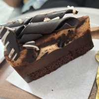 คาเฟ่ของผู้รักการอ่าน Book Addicts cafe and more
