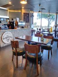 🇦🇺 Lovely Cafe in Woody Point, Queensland, Australia