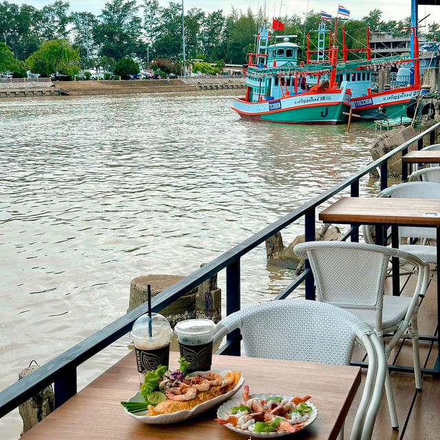 Winkin coffee คาเฟ่ระยอง วิวทะเลพาโนรามา