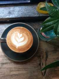 店主一腳踢的小cafe