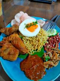 Mini petting zoo cafe - Luckbro Kopi