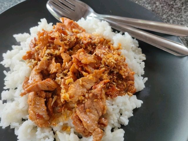 ทานข้าวร้านน้ากลอย