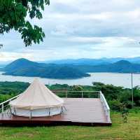 ที่พักสไตล์แกลมปิง ริมเขื่อนศรีนครินทร์