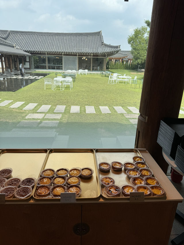 아주 넓은 정원이 있는 감성카페! 가을에 방문하기에 딱이랍니다 🌳