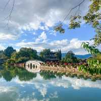 สระน้ำมังกรดำ ภาพสะท้อนความรุ่งเรืองแห่งลี่เจียง