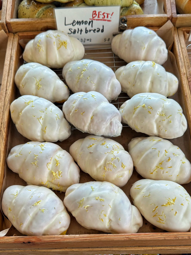 【韓国・安国】行列必須人気店の姉妹店 塩パン専門店