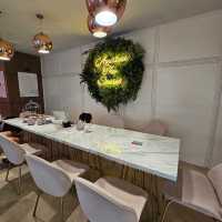 Crumble & Cream Café: A Delightful Treat at Iconic Hotel