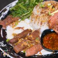  ก๋วยเตี๋ยวเนื้อตุ๋น หมูตุ๋น น้ำซุปกลมกล่อม