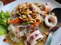 ”บ้านชิดลมบางปู“ ร้านอาหารติดทะเลย่านบางปู