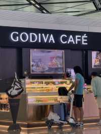 上機前的飲品雪糕Grab & Go @GODIVA CAFE