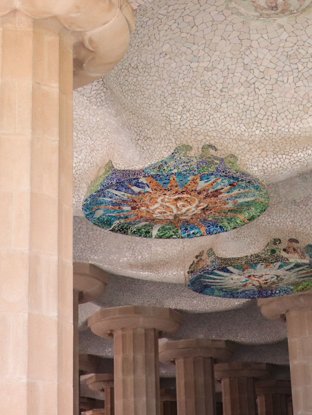 【午前中が狙い目】眺めも抜群のガウディ傑作の巨大公園！