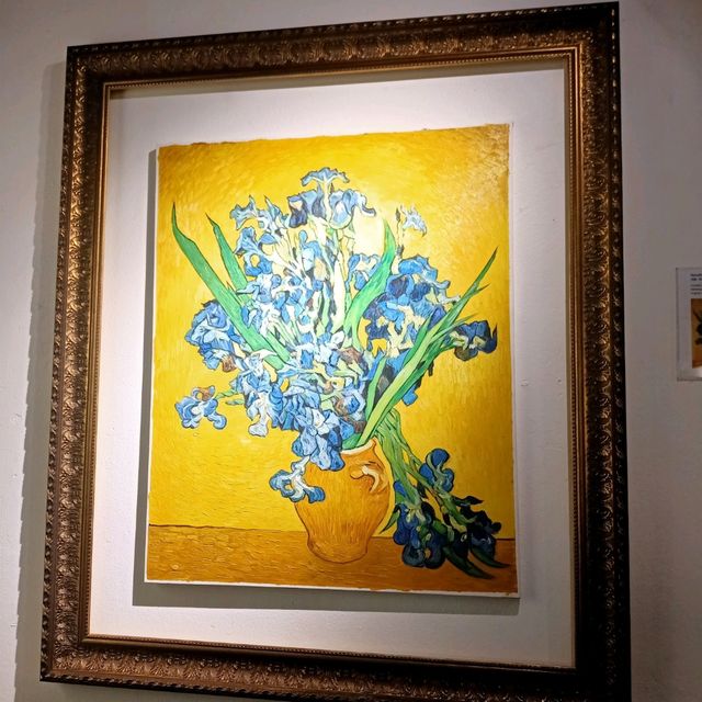ชมศิลปะ ฮีลใจ ที่ Legacy art gallery 