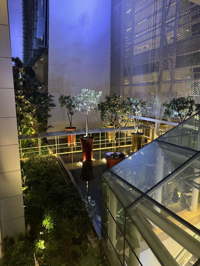 🇸🇬 Marina Bay Sands Hotel Lobby: A Masterpiece of Modern Design 