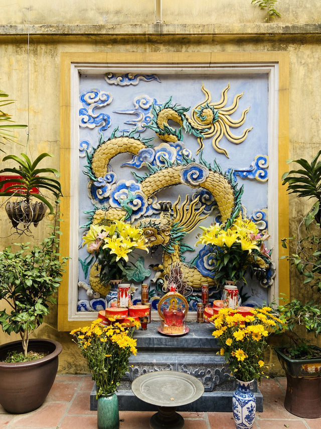 White Horse - The guardian of East Ancient Hanoi 🇻🇳
