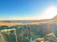Fjaðrárgljúfur 羽毛河峽谷，一窺冰島最美峽谷