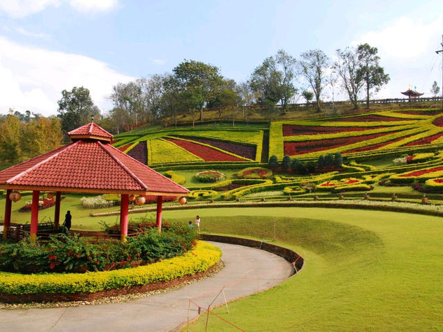Mae Salong Flower Hills ดอยหมอก ดอกไม้ รีสอร์ท